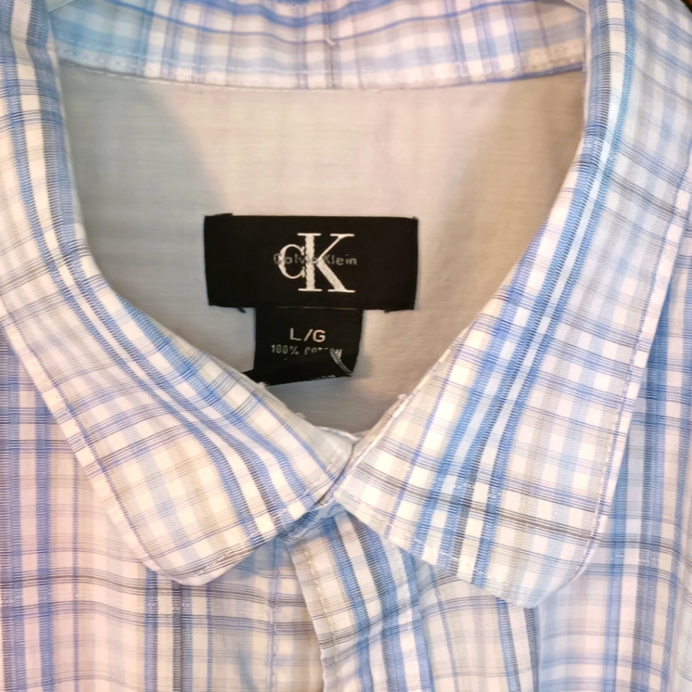 Calvin Klein Short Sleeve Dress Shirt (Size Large) No Rips/Stains